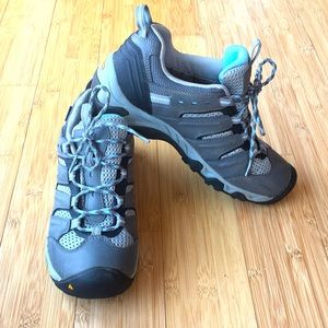 Keen DRY waterproof low hiking boots shoes size 9